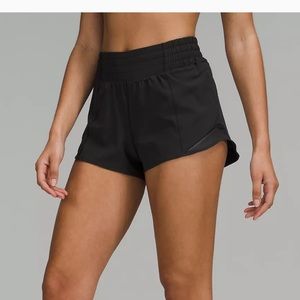 Lululemon Hotty Hot Low-Rise Lined Shorts 2.5”